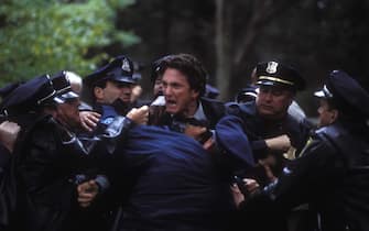 SEAN PENN stars in Warner Bros. Pictures� drama "Mystic River," a Malpaso Production also starring Tim Robbins, Kevin Bacon and Laurence Fishburne.Ref: FBSupplied by Capital Pictures*Film Still - Editorial Use Only*Tel: +44 (0)20 7253 1122www.capitalpictures.comsales@capitalpictures.com(f/sd018)