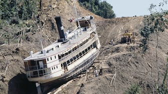 Filming on the set of Fitzcarraldo, directed by Werner Herzog, on location in Peru. Paddle steamer. | Location: Peru.  (Photo by jean-Louis Atlan/Sygma via Getty Images)