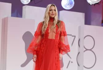 VENICE, ITALY - SEPTEMBER 05:  Kate Hudson attends the red carpet of the movie "Mona Lisa And The Blood Moon" during the 78th Venice International Film Festival on September 05, 2021 in Venice, Italy. (Photo by Stefania D'Alessandro/Getty Images)