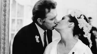 15th March 1964: British film stars Elizabeth Taylor (1932 - 2011) and Richard Burton (1925 - 1984) at their first wedding in Montreal, Canada. They married twice, but both marriages ended in divorce. (Photo by William Lovelace/Evening Standard/Getty Images) 