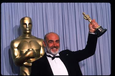 049944 23: Actor Sean Connery holds up his Best Actor in a Supporting Role Oscar for "The Untouchables" at the Academy Awards April 11, 1988 in Los Angeles, CA. The Academy Awards are prizes given out annually in Hollywood for excellence in film performance and production. (Photo by John Barr/Liaison)