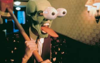 Jim Carrey in una scena del film "The Mask"