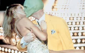 Jim Carrey e Cameron DIaz in una scena del film "The Mask"