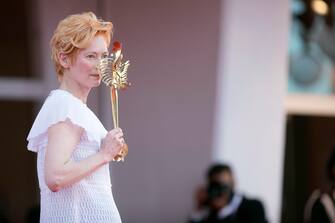 Tilda Swinton Tilda Swinton, Cate Blanchett and Matt Dillon on the red carpet at the Venice Film FestivalÂ