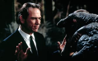 Tommy Lee Jones in Men in Black Tommy Lee Jones nel suo ruolo di Agente nella serie Men in Black