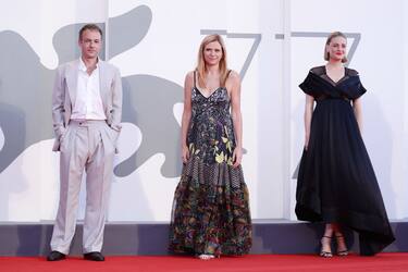 VENICE, ITALY - SEPTEMBER 05: (L-R) Patrick Kennedy, Director Susanna Nicchiarelli and Romola Garai walk the red carpet ahead of the movie "Miss Marx" at the 77th Venice Film Festival on September 05, 2020 in Venice, Italy. (Photo by Vittorio Zunino Celotto/Getty Images)