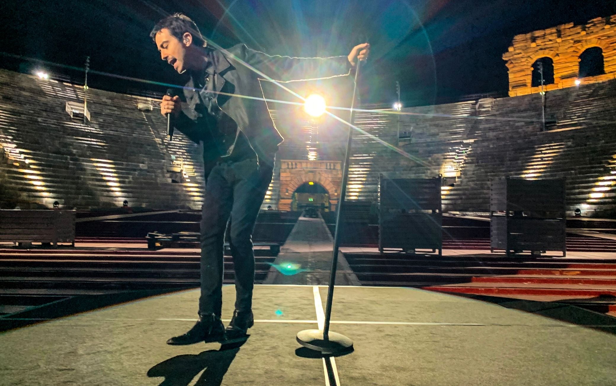 Eurovision 2020, Diodato canta 'Fai Rumore' in un'Arena di Verona deserta