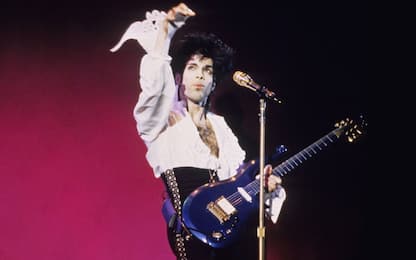 Prince, all'asta la sua iconica chitarra "Blue Angel"