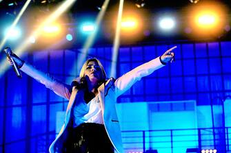 BOLOGNA, ITALY - FEBRUARY 22: Italian musician and pop singer Emma Marrone performs on stage a concert of his "Essere Qui Tour" at Unipol Arena on February 22, 2019 in Bologna, Italy. (Photo by Roberto Serra - Iguana Press/Getty Images)