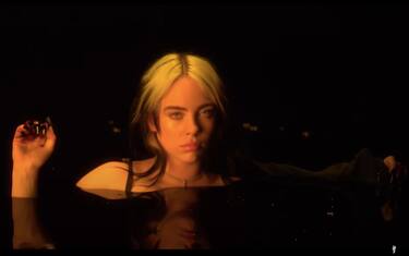 Billie Eilish, lo short movie sul body shaming è online