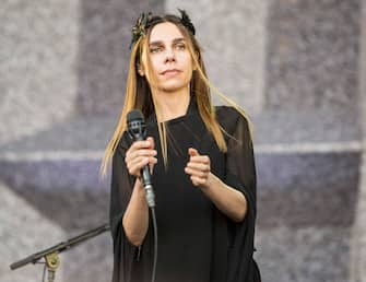 CHICAGO, IL - JULY 15:  PJ Harvey performs during 2017 Pitchfork Music Festival at Union Park on July 15, 2017 in Chicago, Illinois.  (Photo by Barry Brecheisen/WireImage)