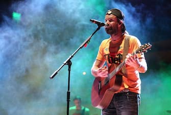 MEXICO CITY, MEXICO - OCTOBER 24:  Singer Pau Dones of Jarabe de Palo performs onstage at Centro Cultural Roberto Cantoral in Mexico City on October 24, 2012 in Mexico City, Mexico.  (Photo by Victor Chavez/WireImage)