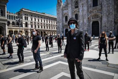 Da Manuel Agnelli a Diodato: flash mob a sostegno degli artisti. FOTO