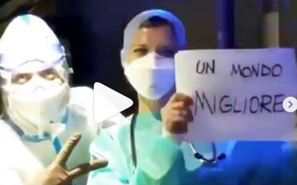 L’omaggio di Vasco Rossi agli operatori sanitari