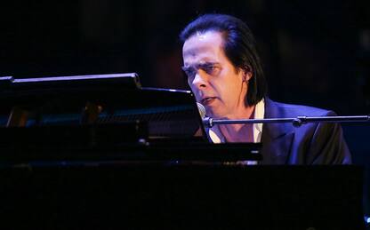 Nick Cave chiede un pianoforte Fazioli, ma l'azienda non sa chi sia