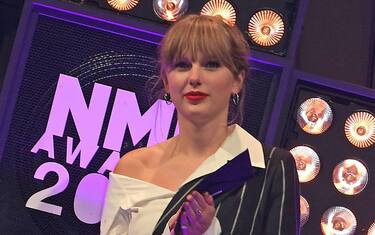 Taylor Swift esce con il video di "The lakes" e festeggia nuovi record