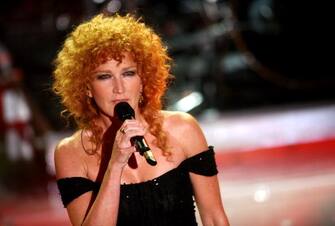 SAN REMO, ITALY - FEBRUARY 29:  Italian singer Fiorella Mannoia performs on stage at the Teatro Ariston on February 29, 2008 in Sanremo, Italy.  (Photo by Elisabetta Villa/Getty Images)