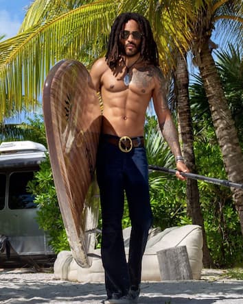 Lenny Kravitz nudo nel video del nuovo singolo, il segreto del fisico