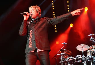 LONDON - JULY 03:  Duran Duran's lead singer Simon Le Bon performs at the 02 Arena on July 3, 2008 in London, England.  (Photo by Dan Kitwood/Getty Images)