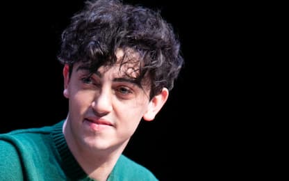 Michele Bravi, rinviato al 2021 l'album "La geografia del buio"