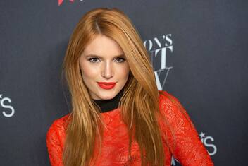 Bella Thorne lancia il singolo "Lonely"