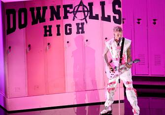 LOS ANGELES, CALIFORNIA - NOVEMBER 22: In this image released on November 22, Machine Gun Kelly performs onstage for the 2020 American Music Awards at Microsoft Theater on November 22, 2020 in Los Angeles, California. (Photo by Kevin Winter/AMA2020/Getty Images for dcp)