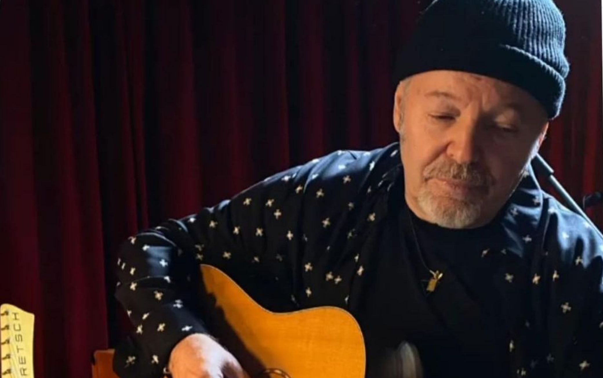 Vasco Rossi Svela La Copertina Di Una Canzone D Amore Buttata Via