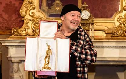 Vasco Rossi premiato a Bologna: "Qui ho vissuto molte vite"