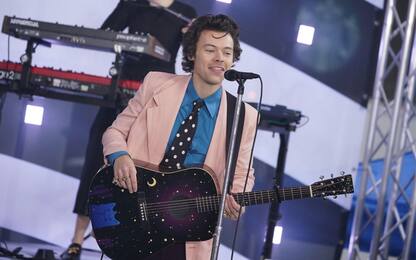 Harry Styles, i concerti in Italia rinviati a data da destinarsi