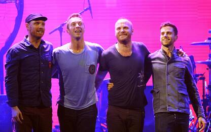 Coldplay: arriva la nuova canzone Flags, bonus track di Everyday Life