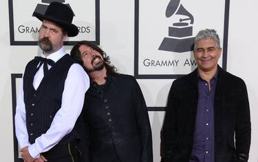 Dave Grohl suona ancora musica dei Nirvana con Krist e Pat