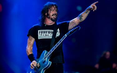 Dave Grohl racconta la sua vita rock nel libro “The Storyteller”
