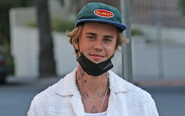 LOS ANGELES CA - SEPTEMBER 18: Justin Bieber shoots clips for his album at a fire station on September 18, 2020 in Los Angeles, California. (Photo by CrownMedia/MEGA/GC Images)