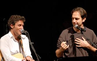 Luca Barbarossa, Neri Marcorè (KIKA) - ROME, 15 MAR - Luca Barbarossa and Neri Marcorè, presented Attenti a Quei Due.
MC188©kikapress.com