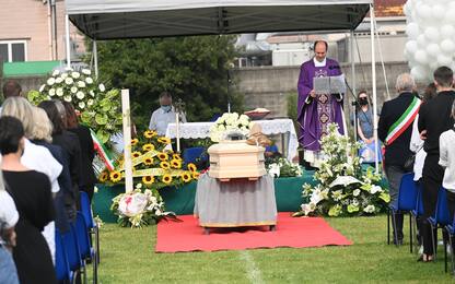 Funerale Michele Merlo, il padre: "Un dolore che non avrà mai fine"