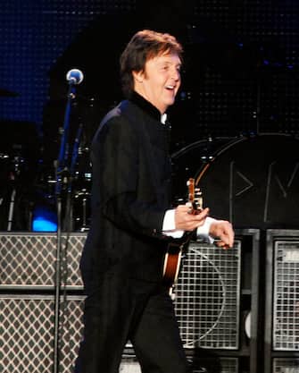 (KIKA) - BOLOGNA - Paul McCartney started his On The Run tour 2011 in Unipol Arena in Bologna, Italy.

