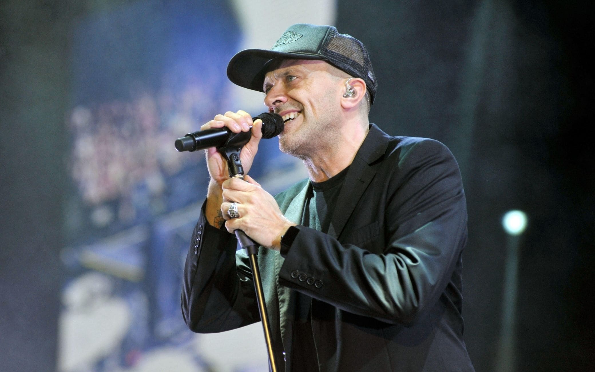 Max Pezzali in concerto a Pistoia: scaletta e info - Vimarsana News