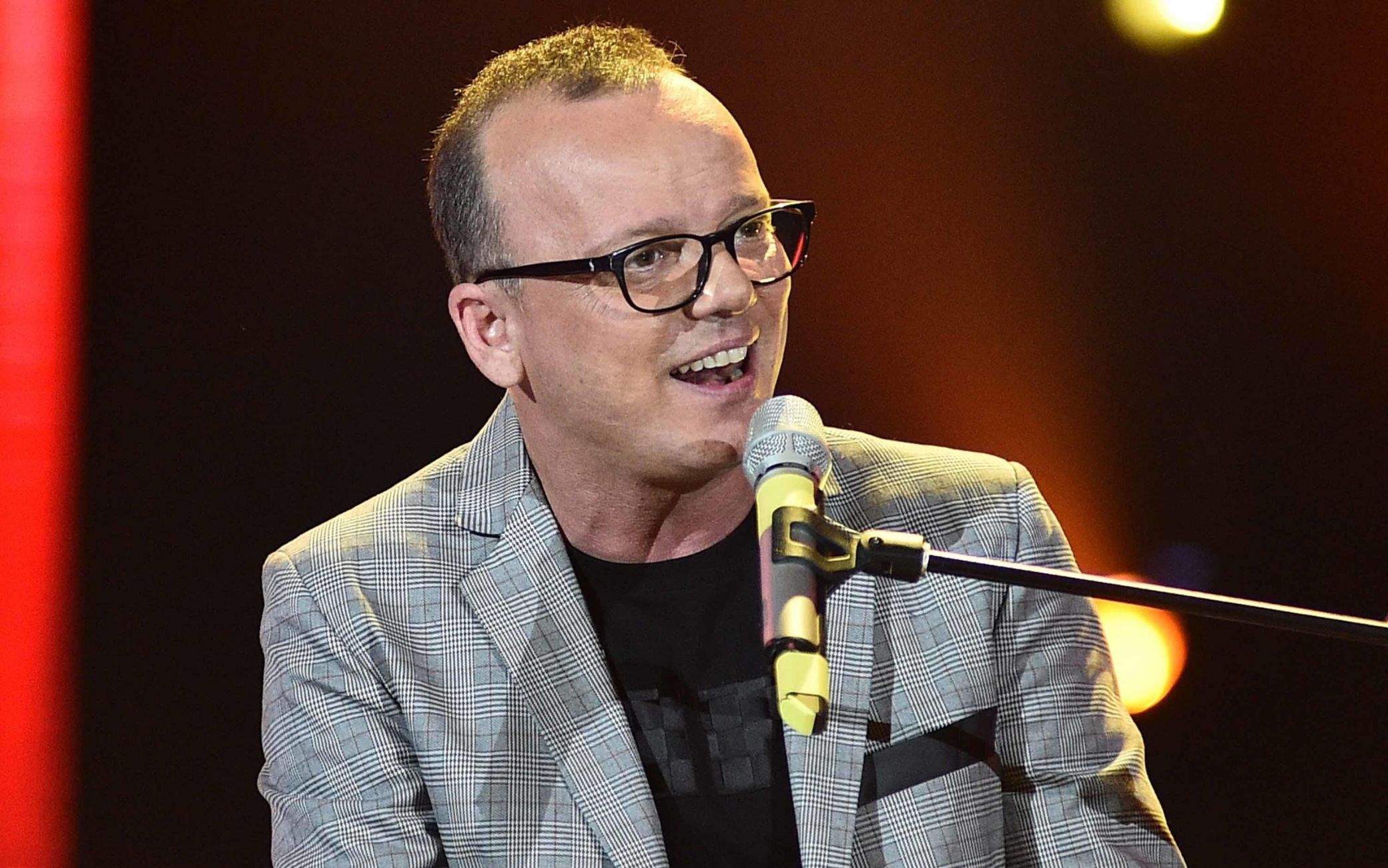 Gigi D'Alessio in concerto a Forte dei Marmi: scaletta e info - Vimarsana News