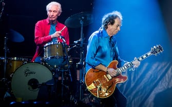 MIAMI, FLORIDA - AUGUST 30: Charlie Watts and Keith Richards of The Rolling Stones perform onstage at Hard Rock Stadium on August 30, 2019 in Miami, Florida. (Photo by Rich Fury/Getty Images)