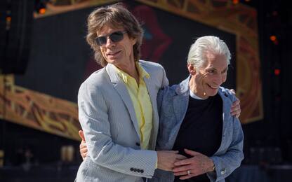 Rolling Stones assenti a funerali Charlie Watts per restrizioni Covid