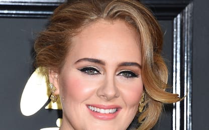 Adele, le misteriose proiezioni annunciano il suo ritorno?