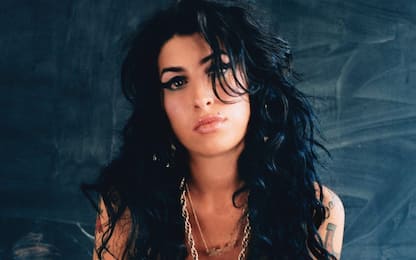 Usa, decine di abiti di Amy Winehouse all'asta a 10 anni dalla morte