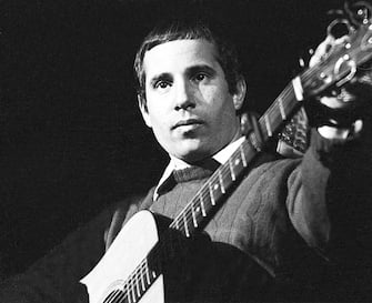 UNSPECIFIED - CIRCA 1970:  Photo of Paul Simon  Photo by Michael Ochs Archives/Getty Images