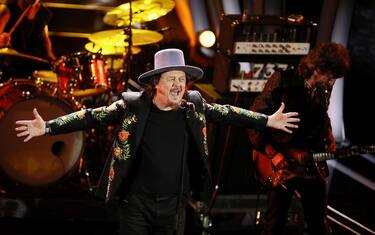 Zucchero, il nuovo brano rilettura di Follow You Follow Me dei Genesis