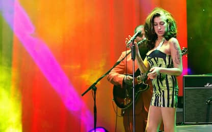 Amy Winehouse, vestito ultimo concerto venduto per 234 mila dollari