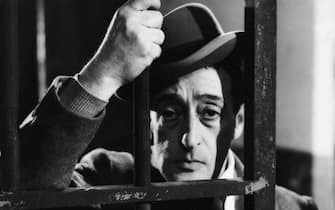 Totò (Antonio De Curtis) in una scena del film "Dov'è la libertà" (1952).