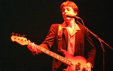 Basso di McCartney all'asta per beneficenza, cifra record di 496mila $