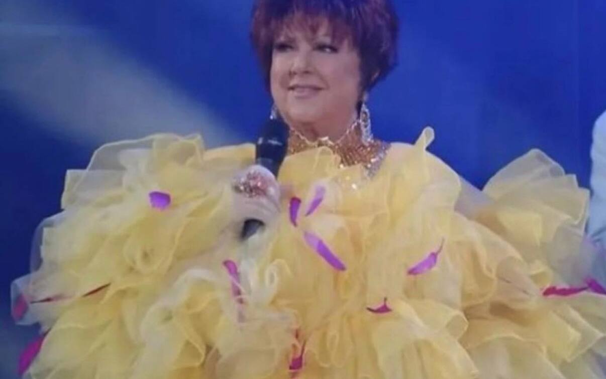 Orietta Berti a Sanremo 2022, tutti i vestiti indossati al Festival