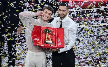 Italian singers Blanco & Mahmood pose with the prize after winning the 72nd Sanremo Italian Song Festival, Sanremo, Italy, 05 February 2022. The music festival runs from 01 to 05 February 2022. ANSA/ETTORE FERRARI
