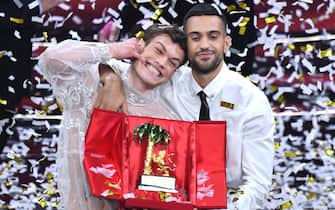 Italian singers Blanco & Mahmoodon pose on stage at the Ariston theatre with the prize after winning the 72nd Sanremo Italian Song Festival, in Sanremo, Italy, 05 February 2022. The music festival runs from 01 to 05 February 2022.   ANSA/ETTORE FERRARI
 
